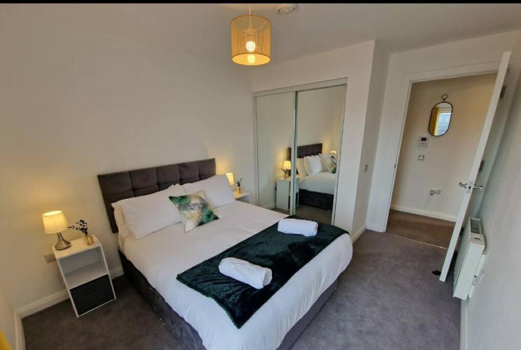 Modern Apartment, Sleeps 6, Belfast City Centre 外观 照片