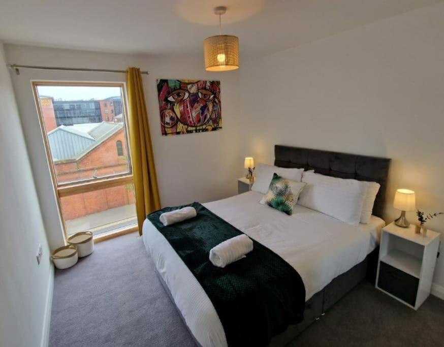 Modern Apartment, Sleeps 6, Belfast City Centre 外观 照片